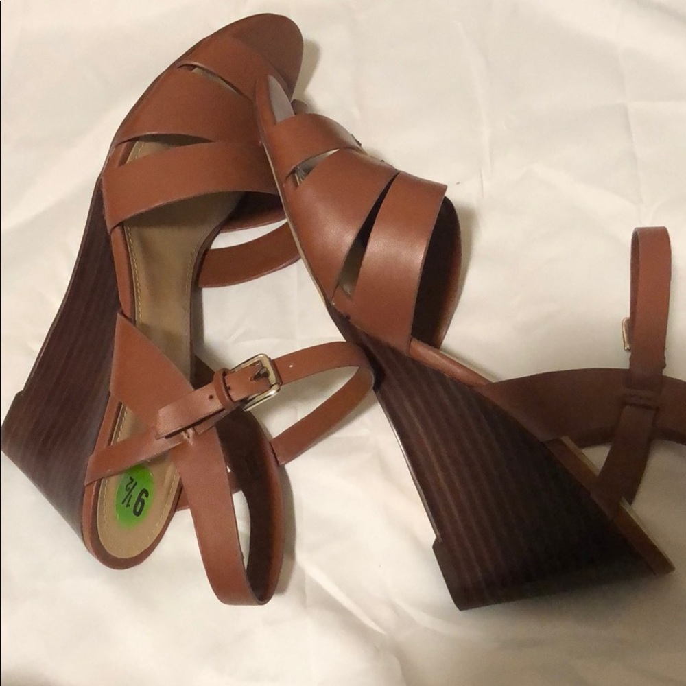 *Nine West*
